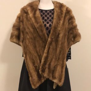 VINTAGE: Zinman’s collared mink stole
